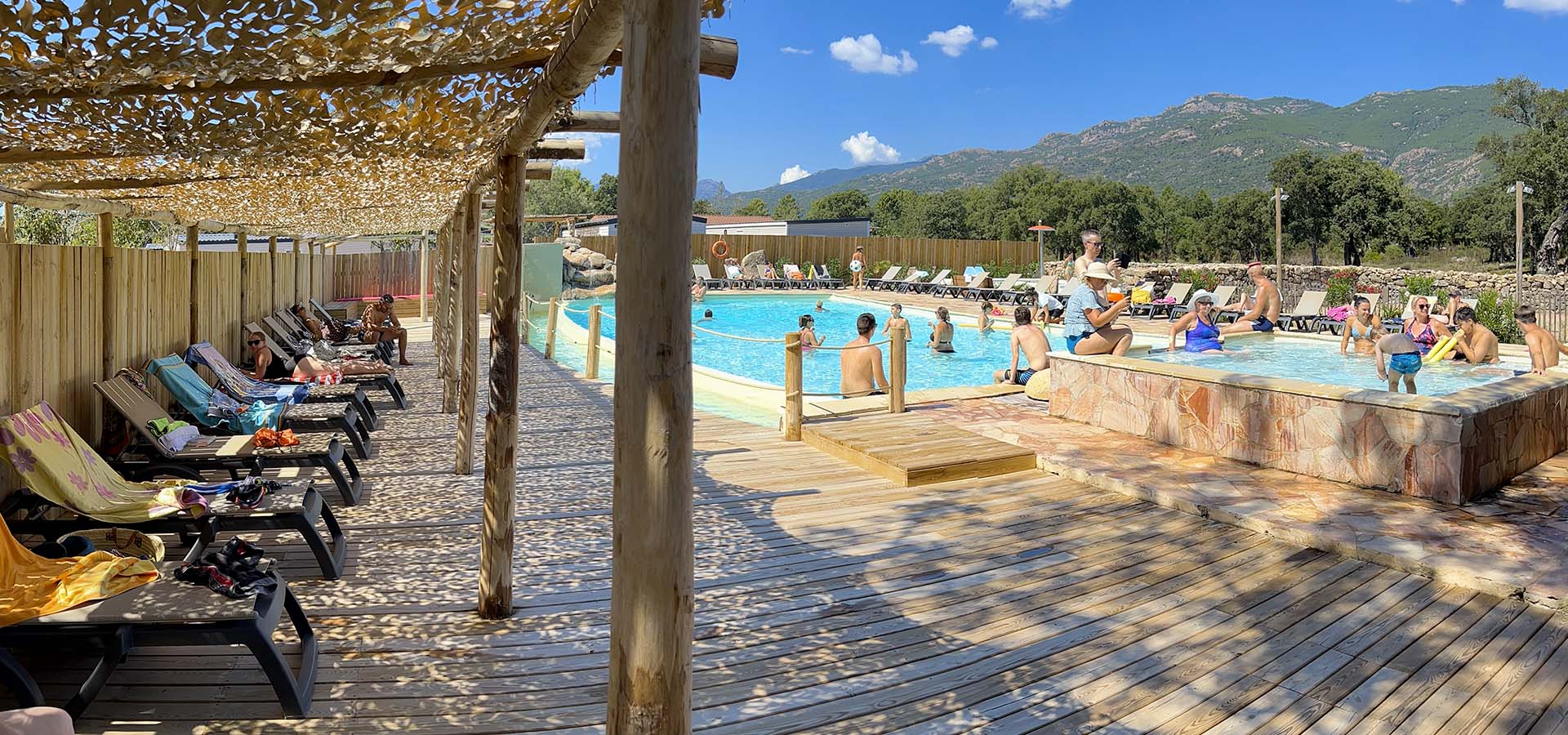 Camping porto vecchio piscine bain ombre transat